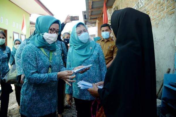 Nawal Ajak Anggota PKK Tegur yang Tidak Pakai Masker